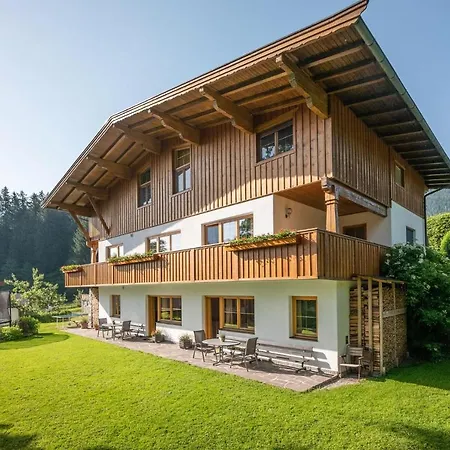 Salvenmoser Johanna *